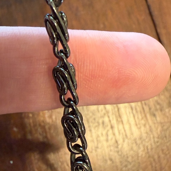 Olga Berg Clutch Silver Chain Metal Evening Cocktail East West Shoulder Bag NWOT - Picture 13 of 16